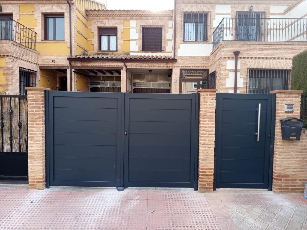 puerta-vehículo-negra